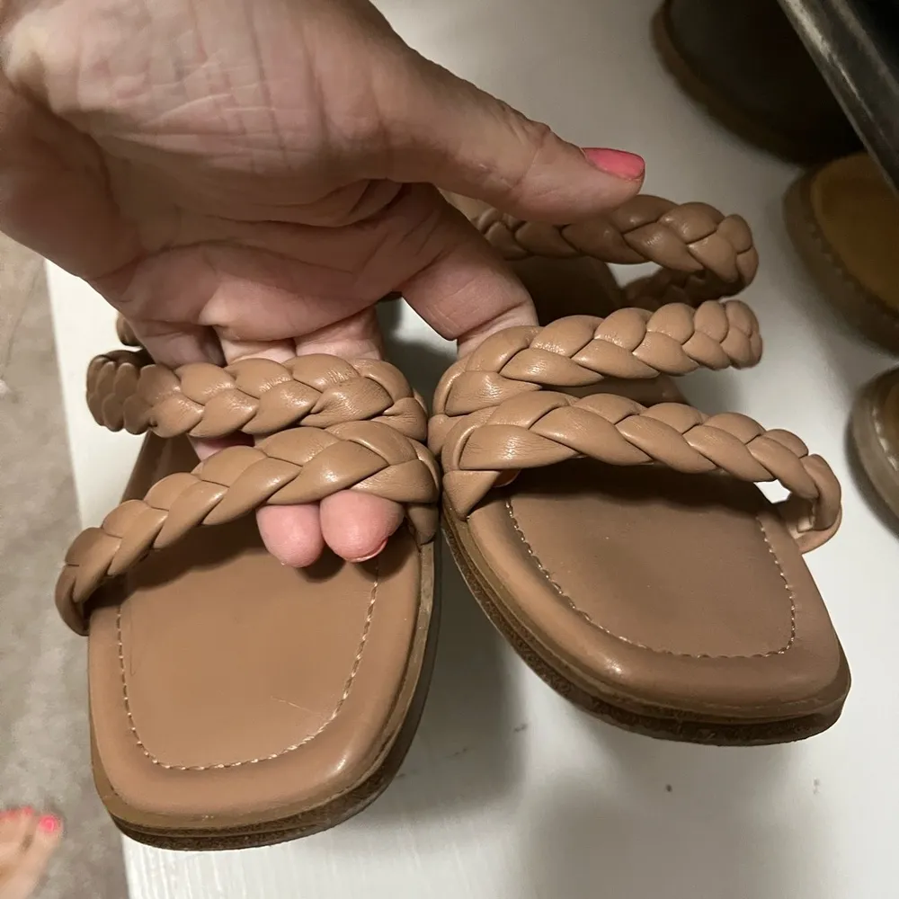 Sincerly Jules Women's Tan Braided Sandals 8.5 - Image 3