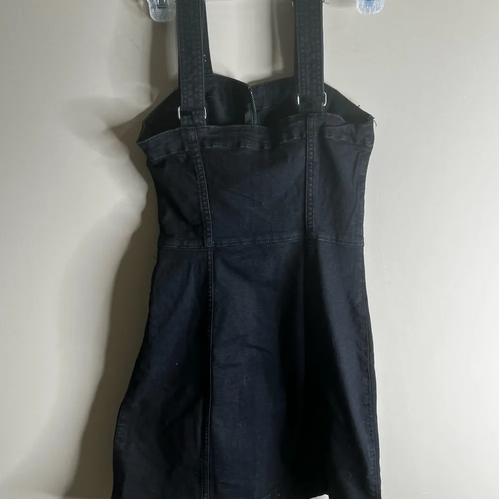 Divided black zip front jumper size 0 - Image 9