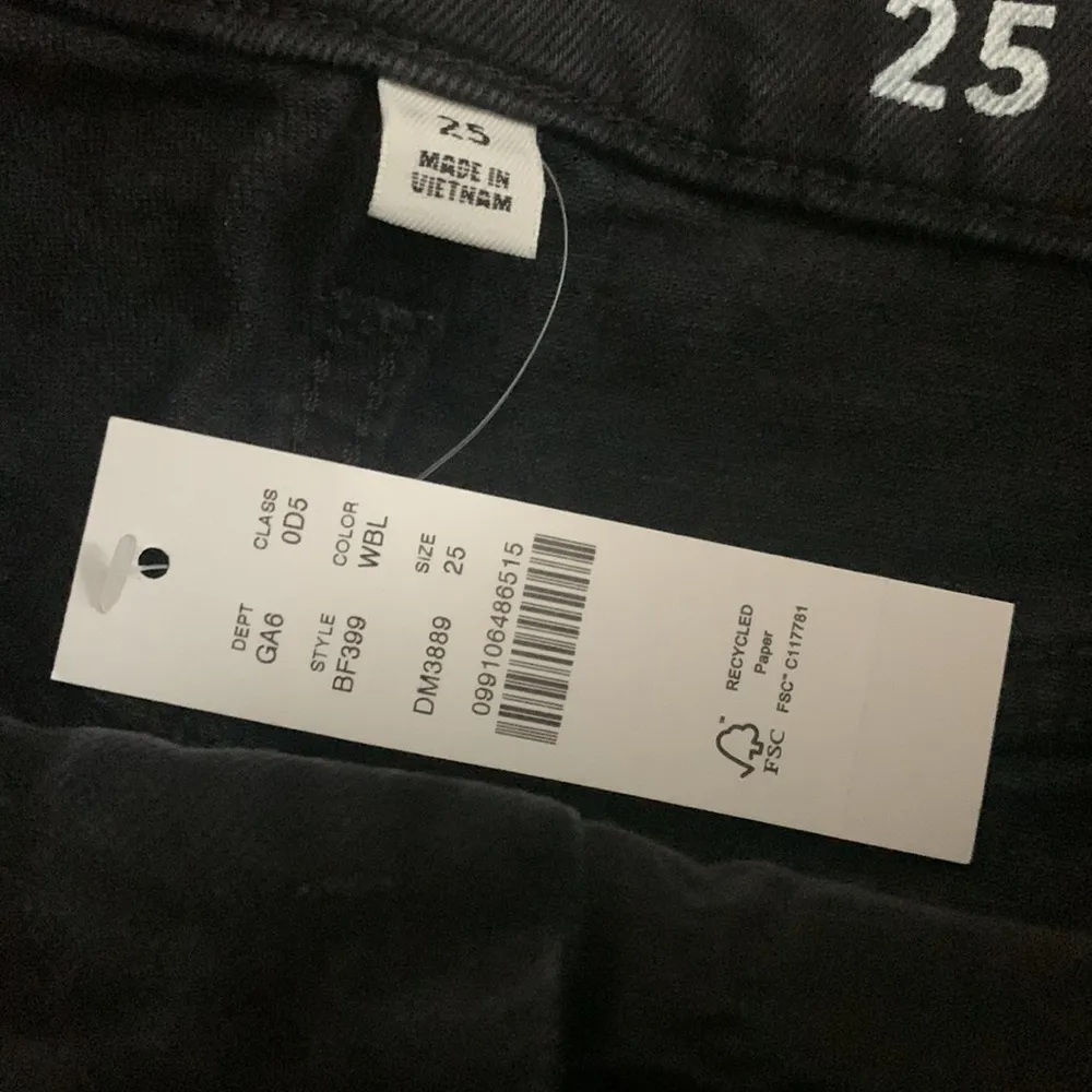 J crew mid length short in black - Image 5