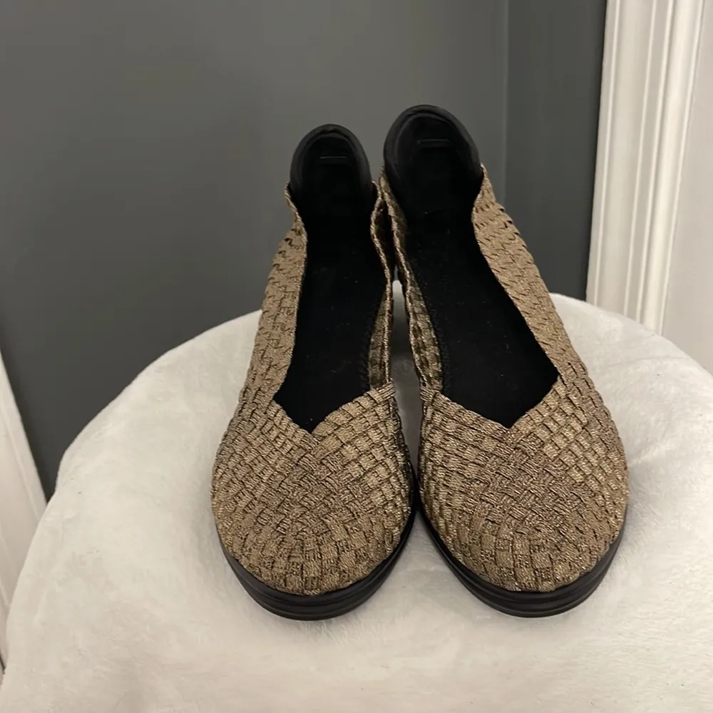 Steven by Steve Madden Women's Metallic Gold Woven Low Heel Shoes – Size 9 - Image 4