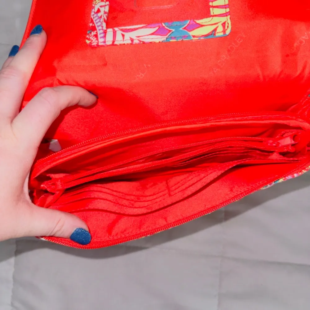 Vera Bradley Floral Print Quilted Wallet Crossbody Purse - Image 7