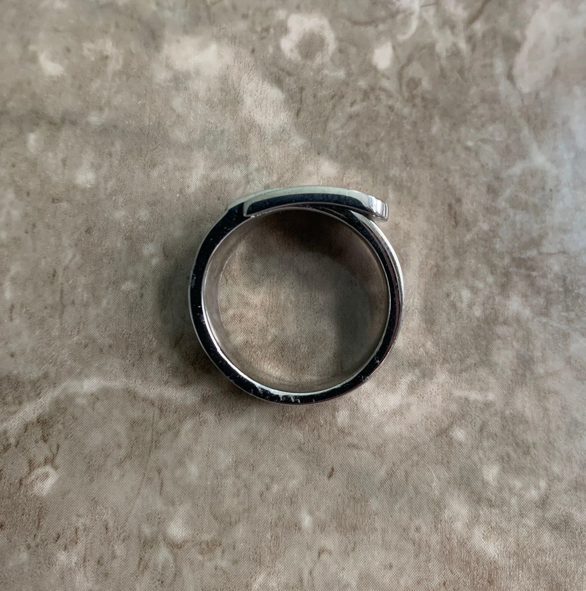 Costume Jewelry Buckle Ring Silver - Image 3