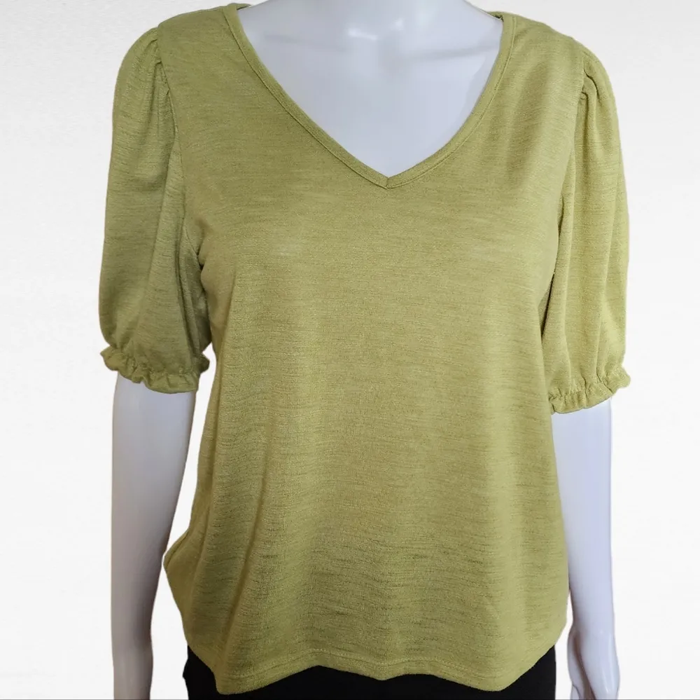 LC Lauren Conrad Vintage Olive Vneck Puff Sleeve Knit Top Size Small - Image 2