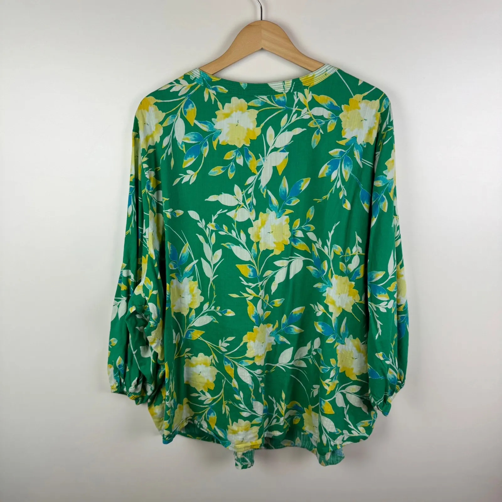 St John's Bay Floral Peasant Blouse Size 3X Green Lightweight Boho Office Casual - Image 3