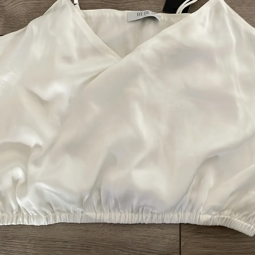 Cute Silky White Cropped Cami Top Size L - Image 2