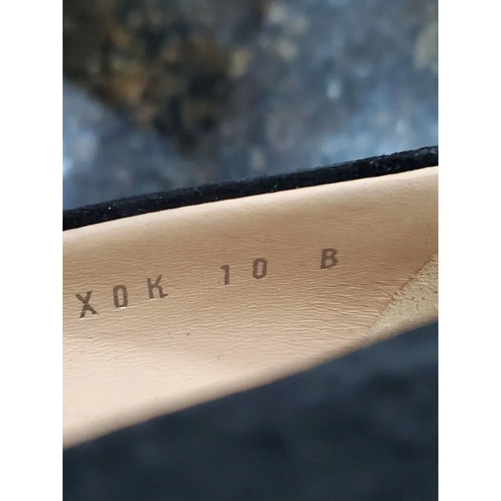 Salvatore Ferragamo Women's Black & Gold Toe More Suede Chain Cap-Toe Pumps 10 - Image 11