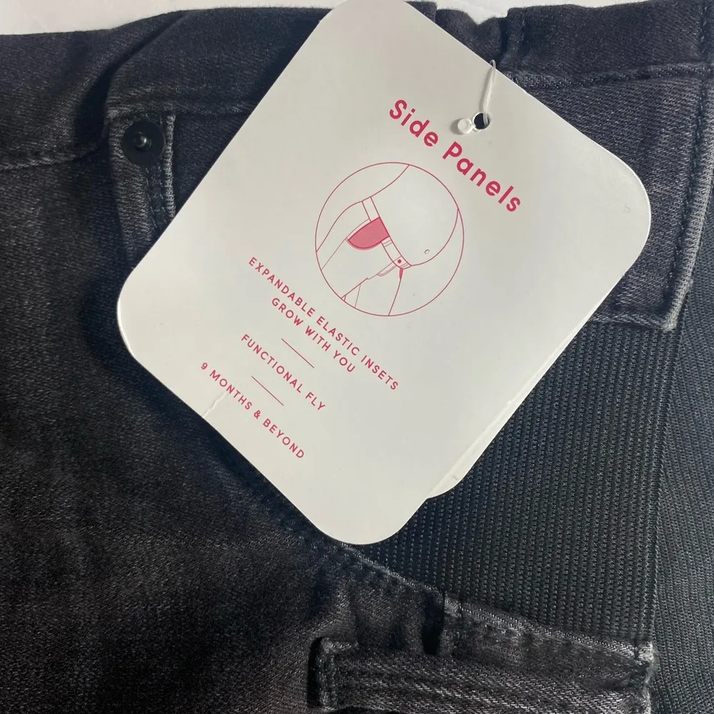 Isabel Maternity by Ingrid & Isabel Women’s 00 black washed denim stretch shorts Size undefined - Image 6