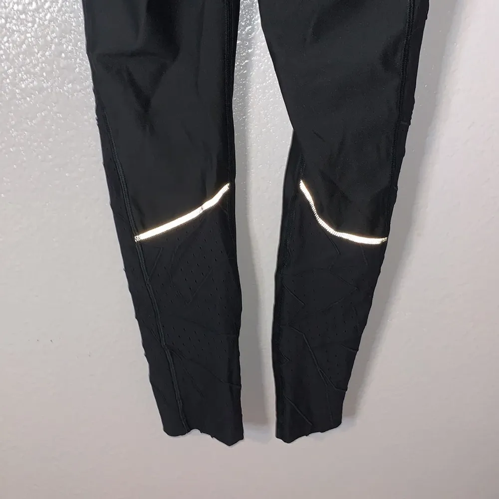 Under Armour black compression heat gear athletic leggings - Image 7