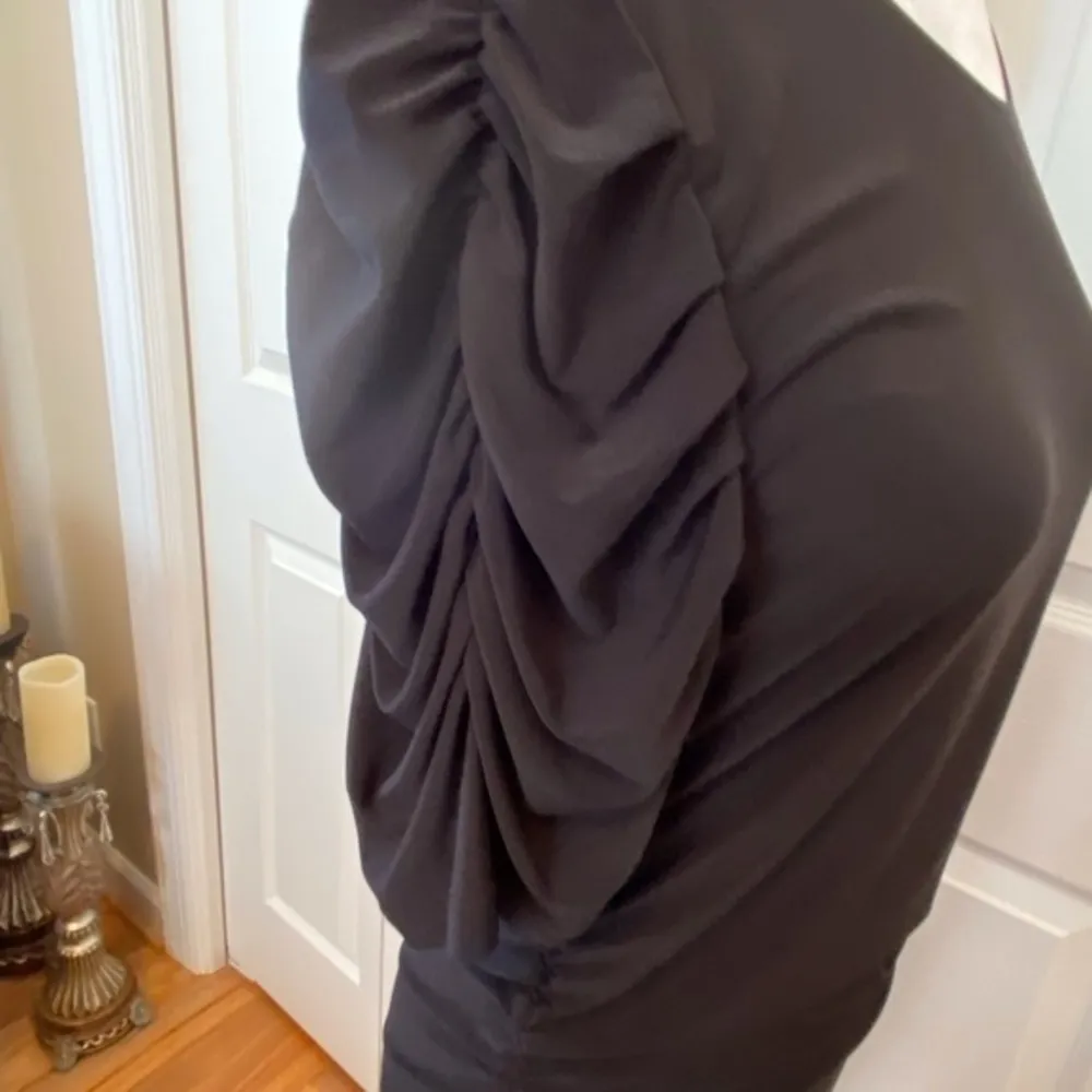 NWT Guess Dress Black Tight Fitting from top all way to the hem line Size XL - Image 4