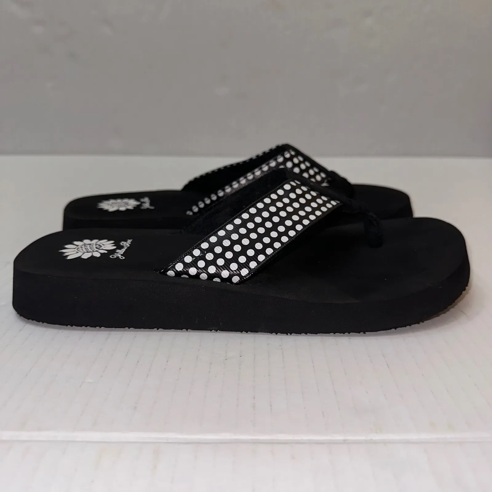 Yellow Box Black Polka Dot Flip Flops Womens 8 Black White Dot Sandals Flat - Image 4