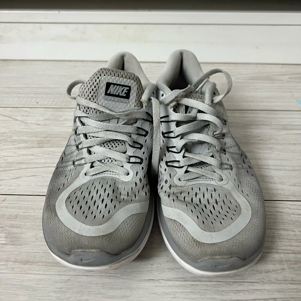 Nike Flex 2017 RUN woman’s Size 6.5 Pure Platinum Gray sneakers - Image 7