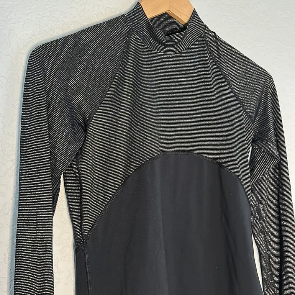 Nike Pro Dri Fit Black Gold Warm Sparkle T-Shirt Fall Athleisure Long Sleeve Tee - Image 4