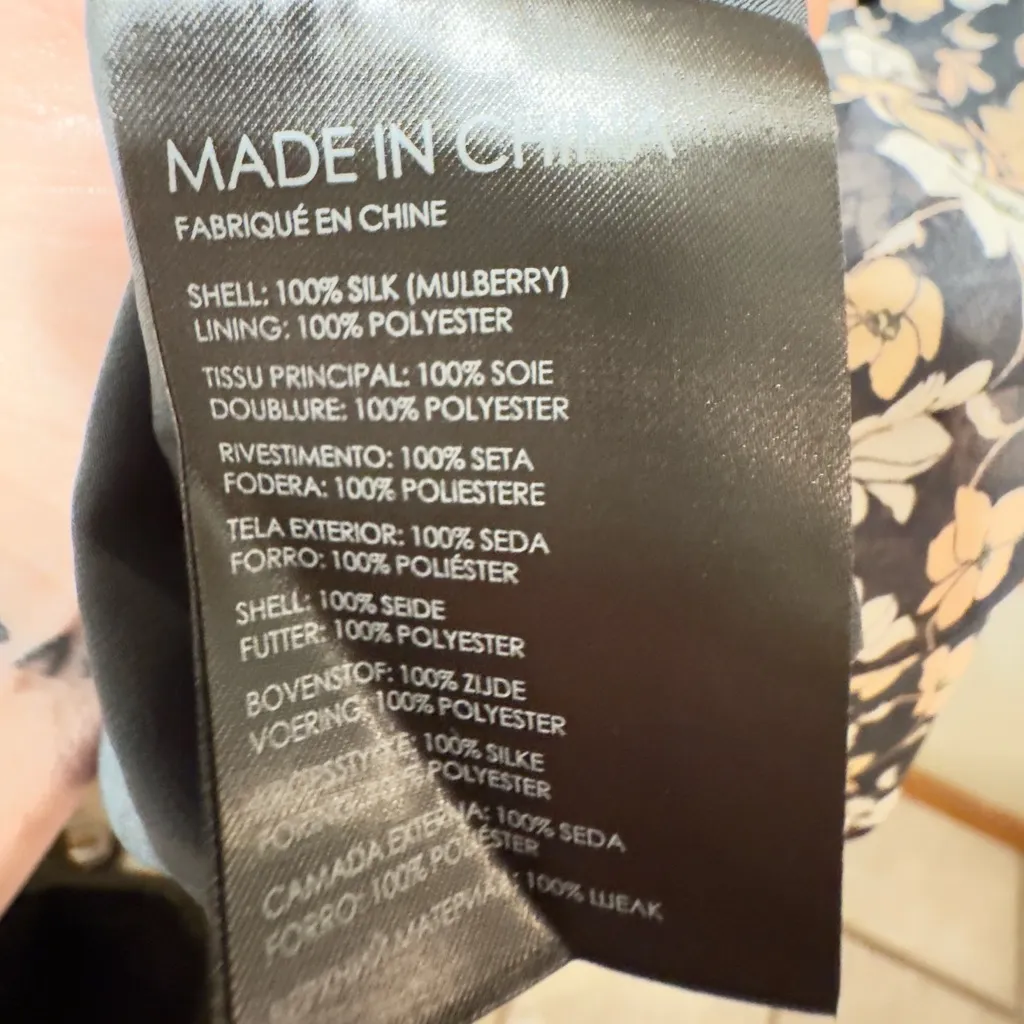 New Club Monaco Floral V-Neck Mini Dress size 8 - Image 10