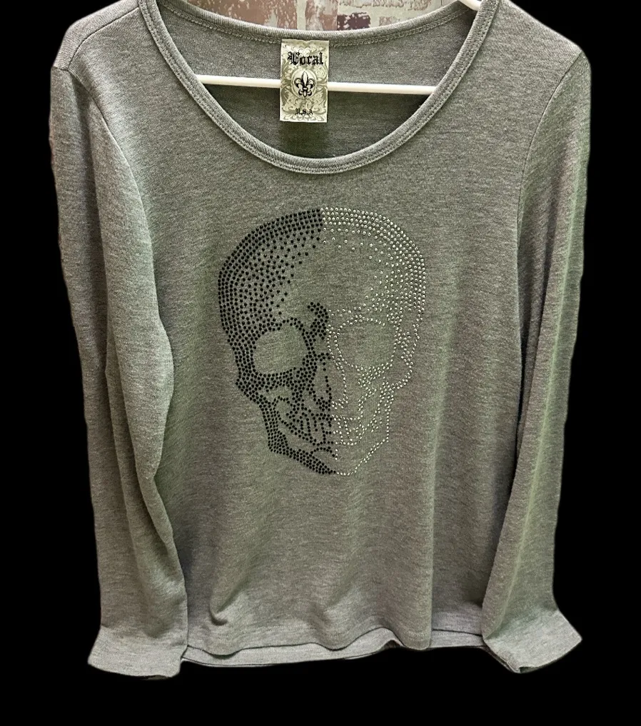 Vocal Gray Graphic Skull Long Sleeve Shirt size S - Image 2