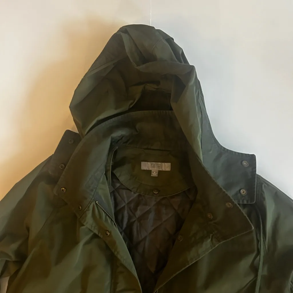 Uniqlo heavier weight water resistant coat - Image 3