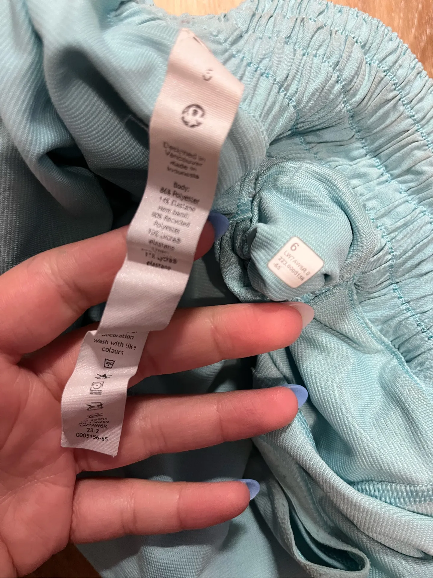 Lululemon Shorts Hotty Hot 2.5" High-Rise - Image 3