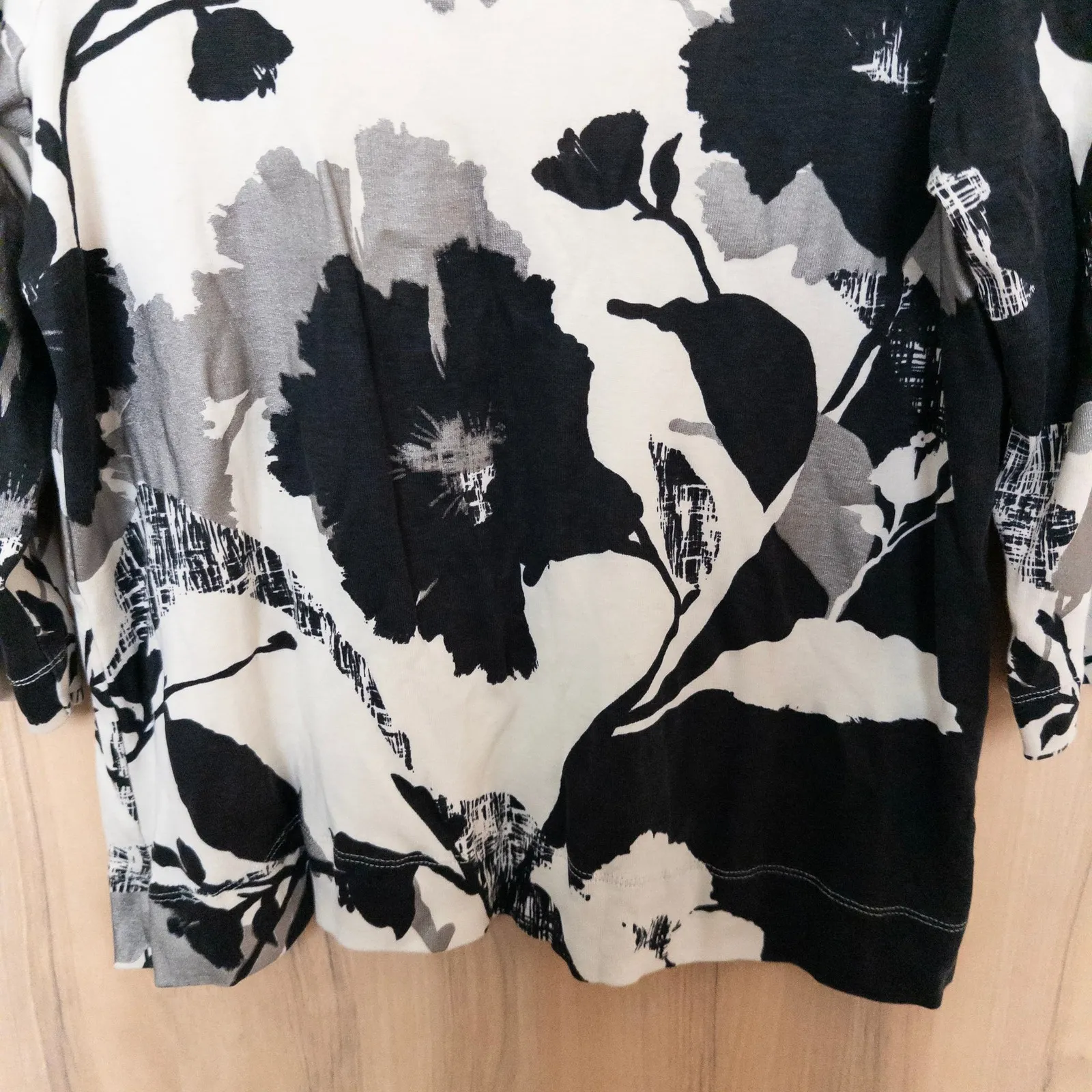 Chicos Womens Top Size XL Black White Floral Pima Cotton Casual Chic Artsy - Image 3