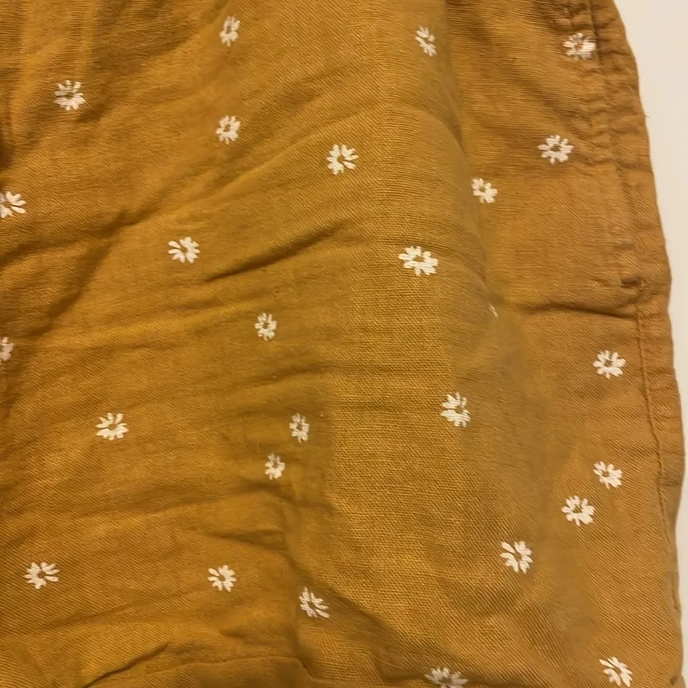 Old Navy  linen shorts - Image 2