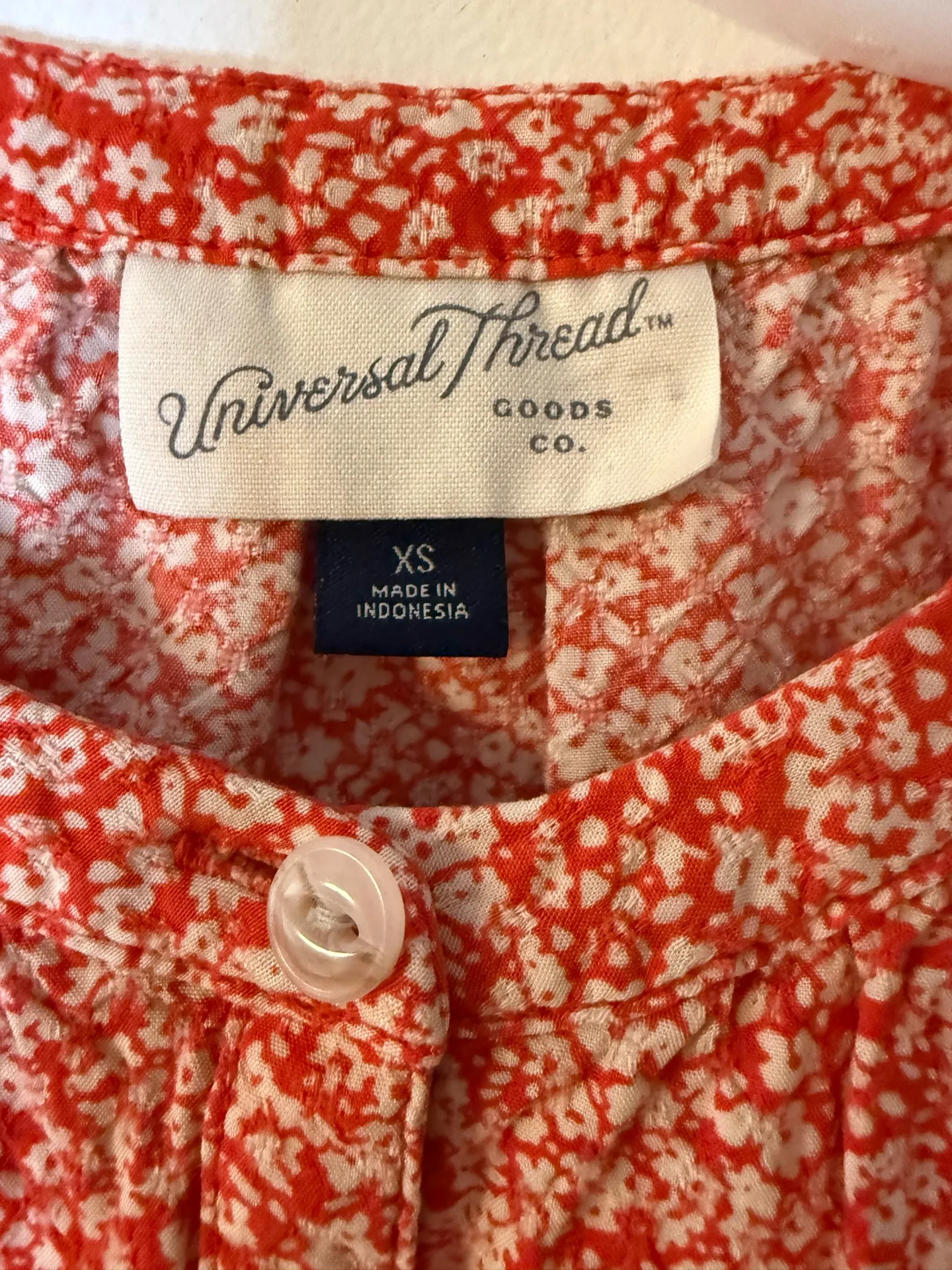 Universal Thread Short Sleeve Button Down Blouse Collarless Red White Floral XS - Image 5