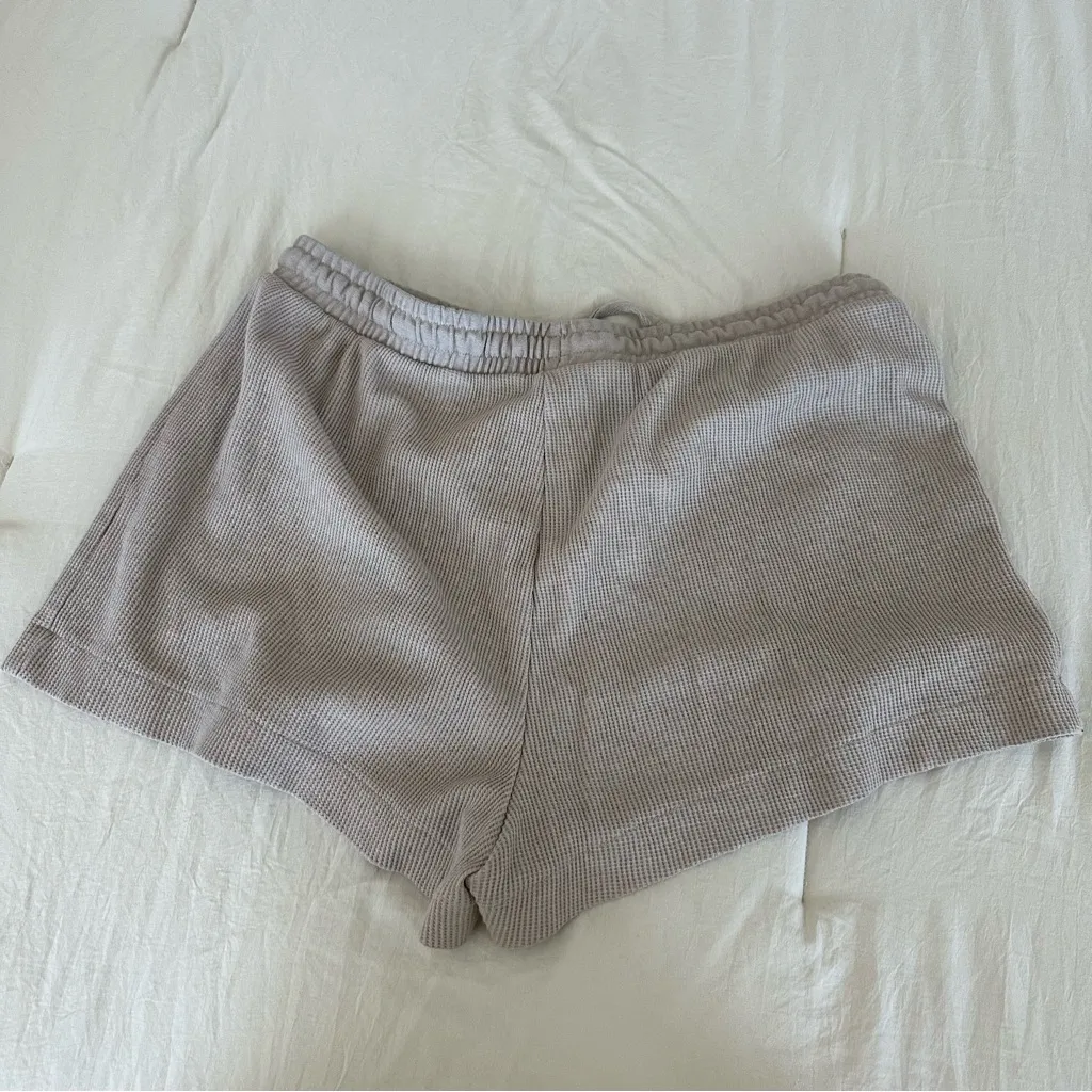 H&M waffle knit shorts - Image 4