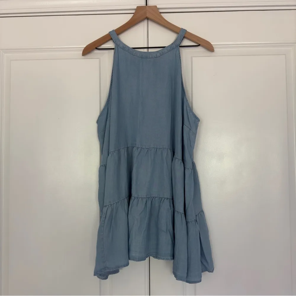 Torrid 100% Tencel Halter Neck Tiered Sleeveless Top in
Light Wash Lyocell Tank - Image 13