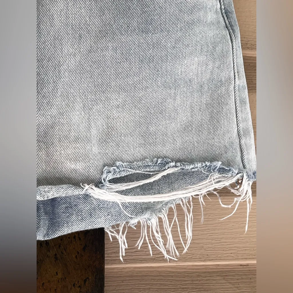 Levi’s 501® ORIGINAL FIT HIGH RISE WOMEN'S SHORTS - Image 9