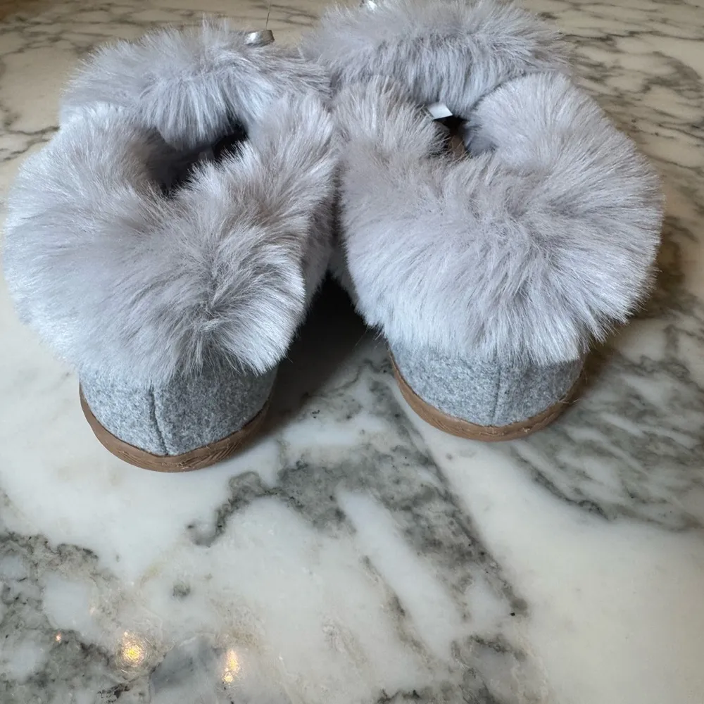 NWT J.Crew womens faux shearling grey moccasin slipper size 8 sold out! - Image 12