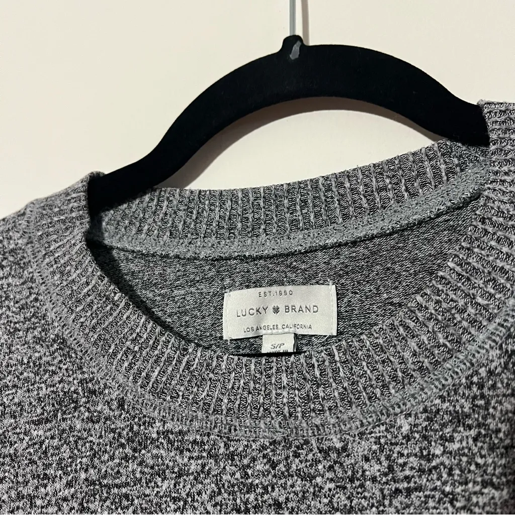 Lucky Brand Sweater size small, grey heather lightweight pullover - Image 2