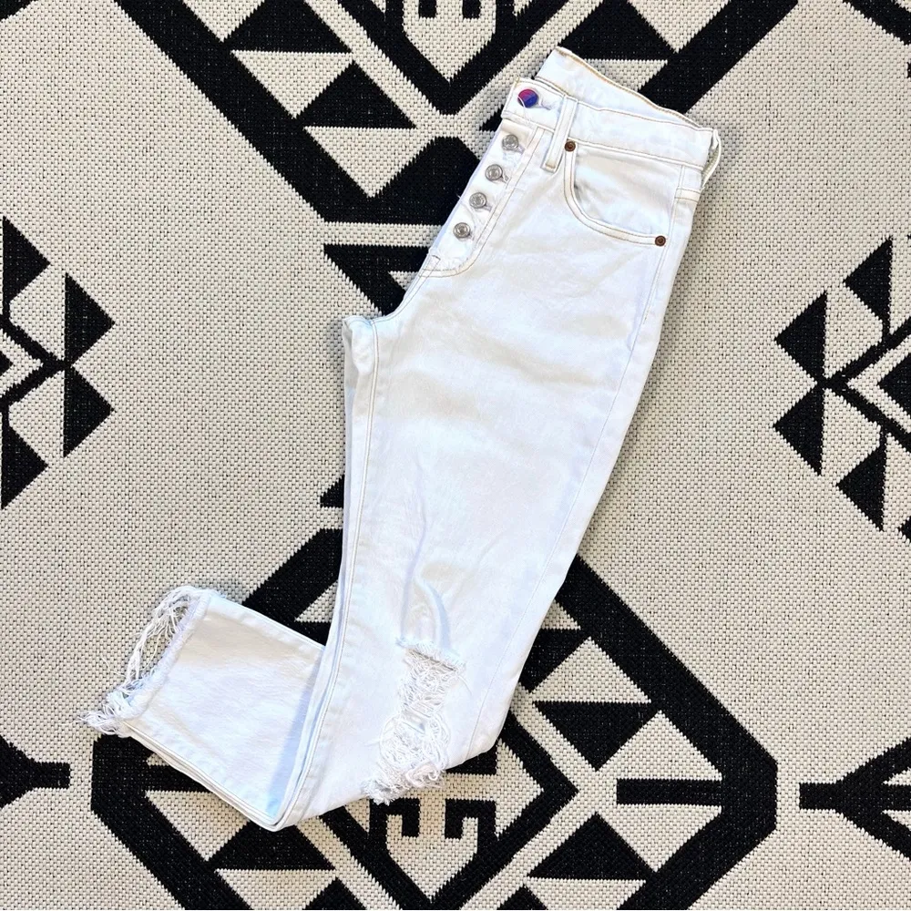 Levi’s Custom 501 Skinny Jeans in Faint Hearted Light Wash Size 24 - Image 2