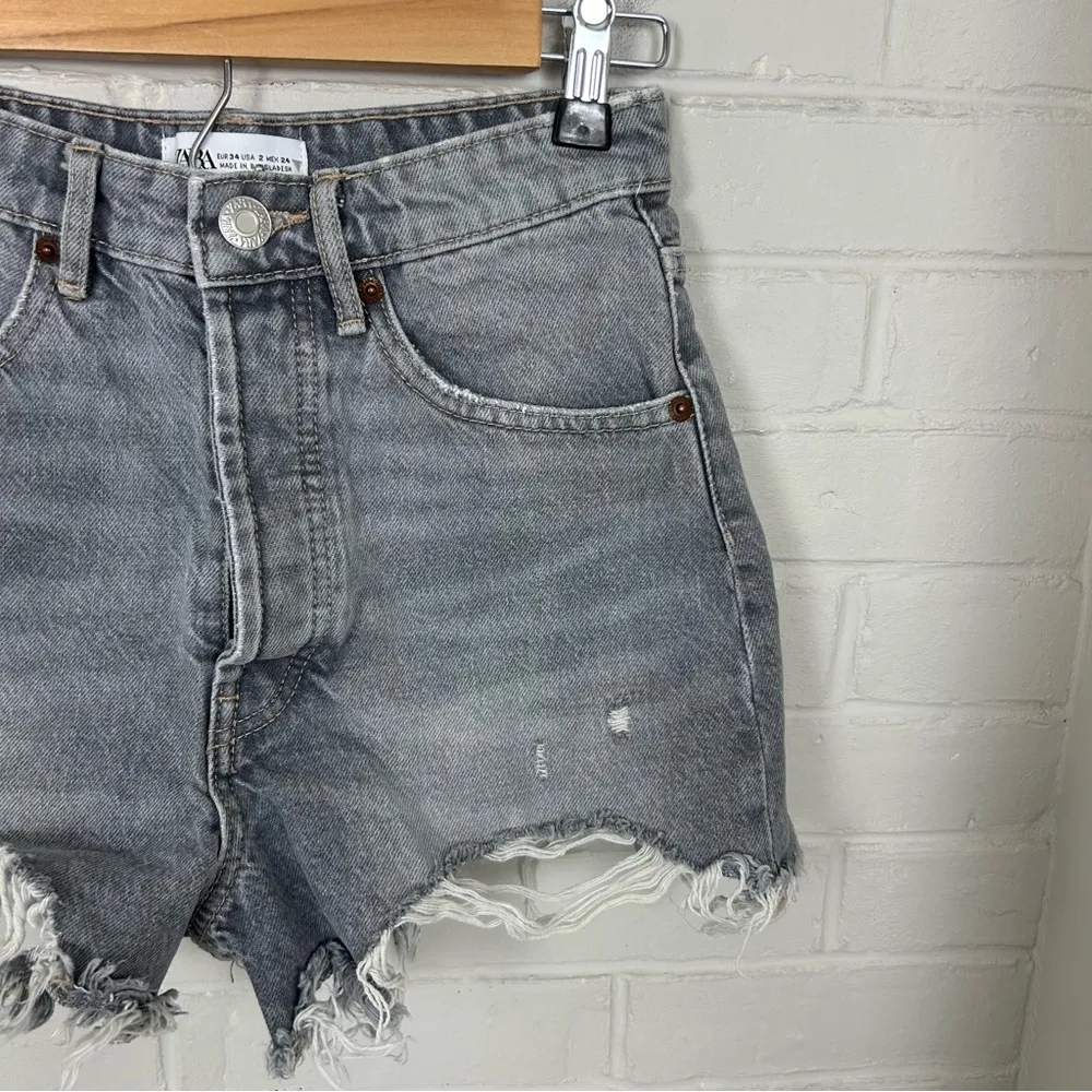 Zara Washed Grey Black Button Fly Distressed Denim Shorts Size 2 - Image 5