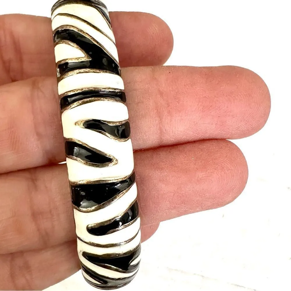Black and white zebra enamel bangle bracelet - Image 4