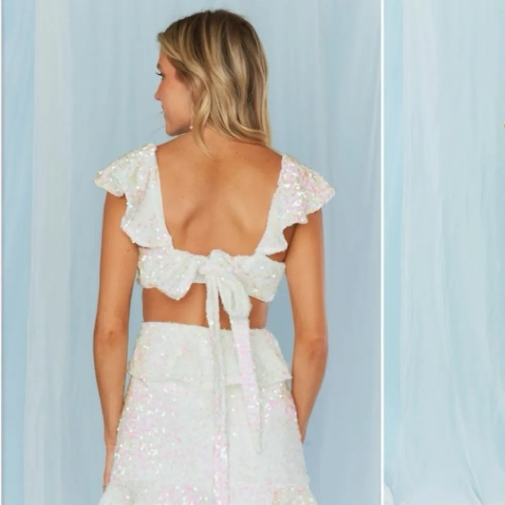 NWT Show Me Your Mumu Zoey Mini Dress
Sparkling White Sequin Dress Size Small - Image 2