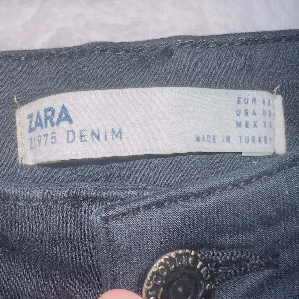 Zara Denim Black Wash High Rise Gold Glitter Tuxedo Stripe Skinny Jeans size 8 - Image 2