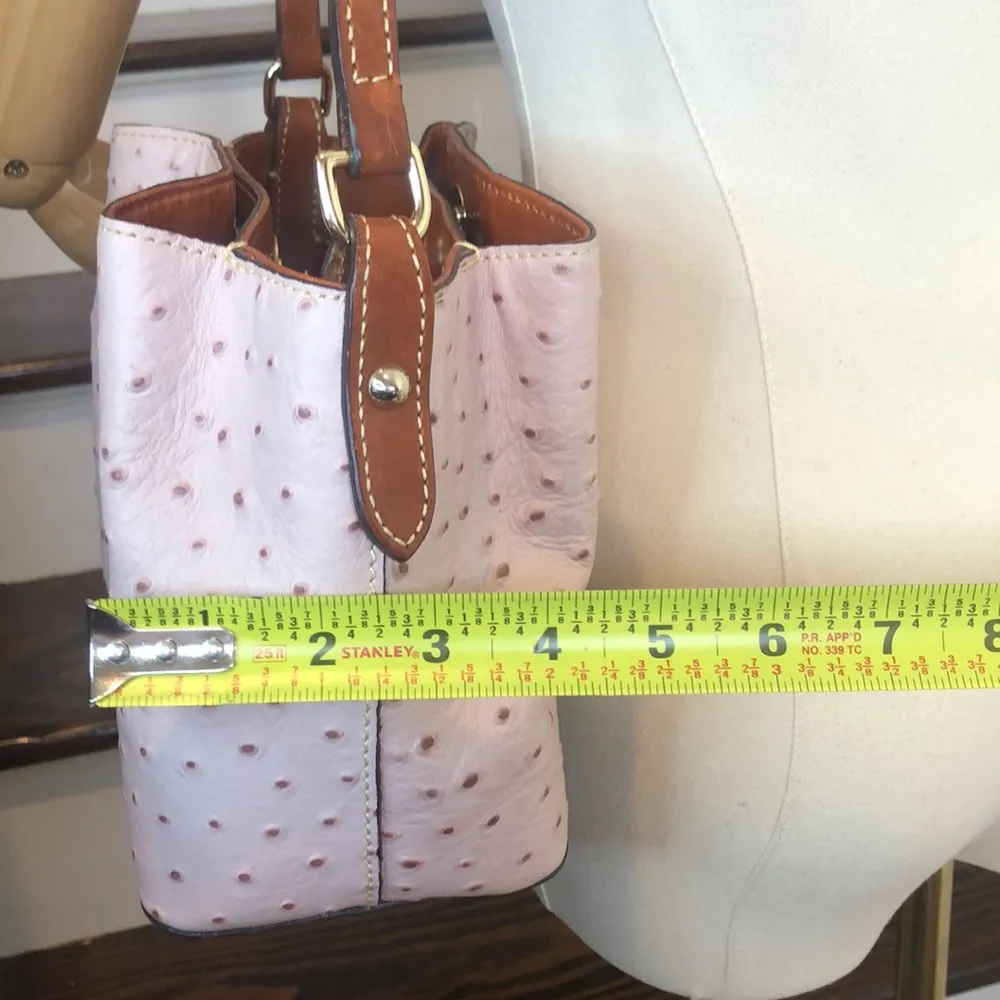 DOONEY BOURKE Pink Ostrich Embossed Leather Shoulder Bag Vintage Mint Condition - Image 13