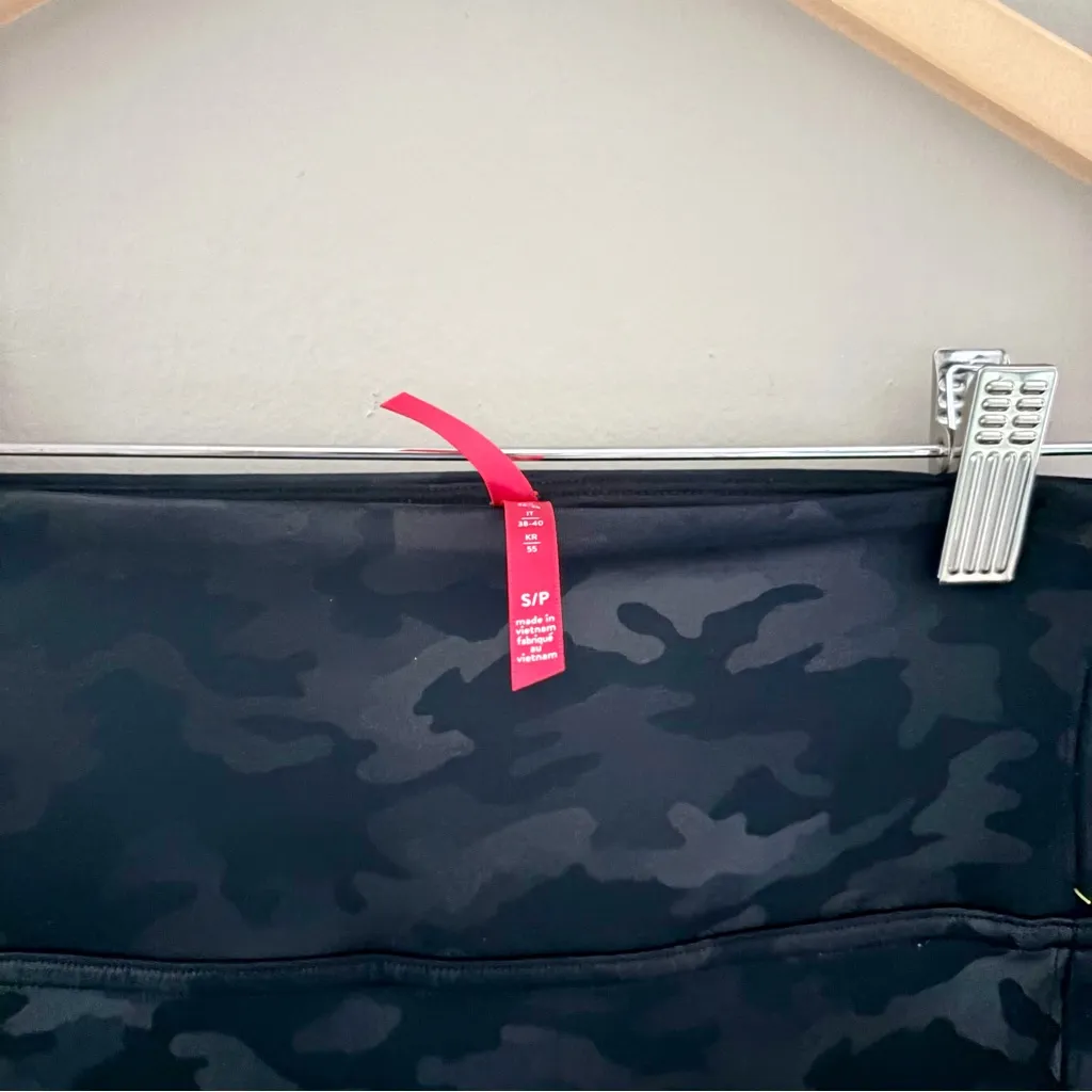 SPANX Black Camouflage Leggings - Image 2