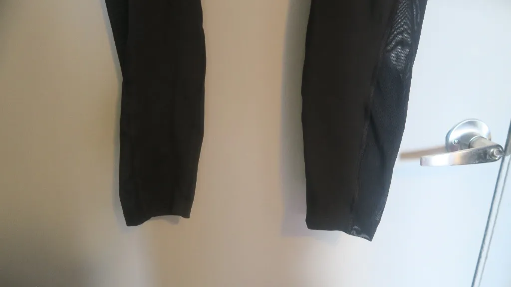 NIKE style dr7553-010 Air Fast Fold-Over Waist 7/8 Leggings in black gray (silver) size large. - Image 9