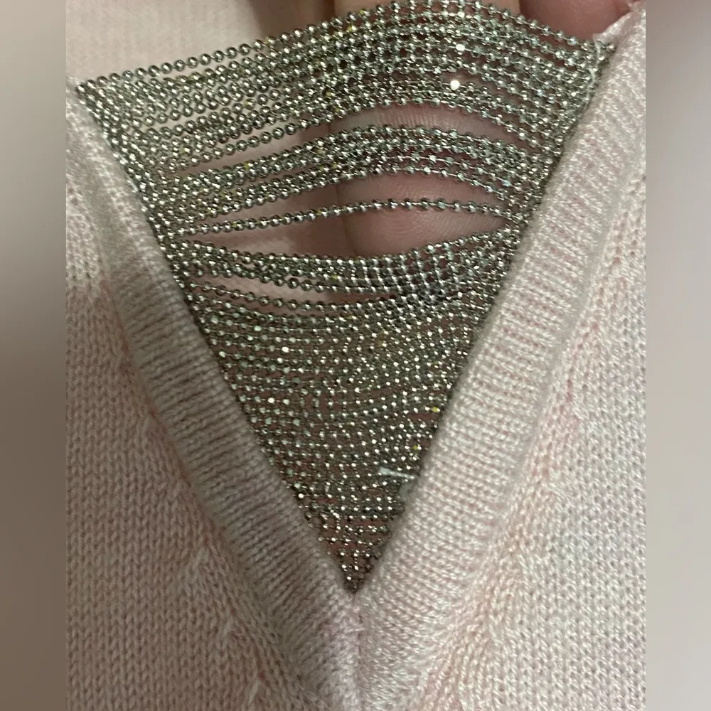 White House Black Market Ball Chain Pink V-
Neck Sweater - Image 6