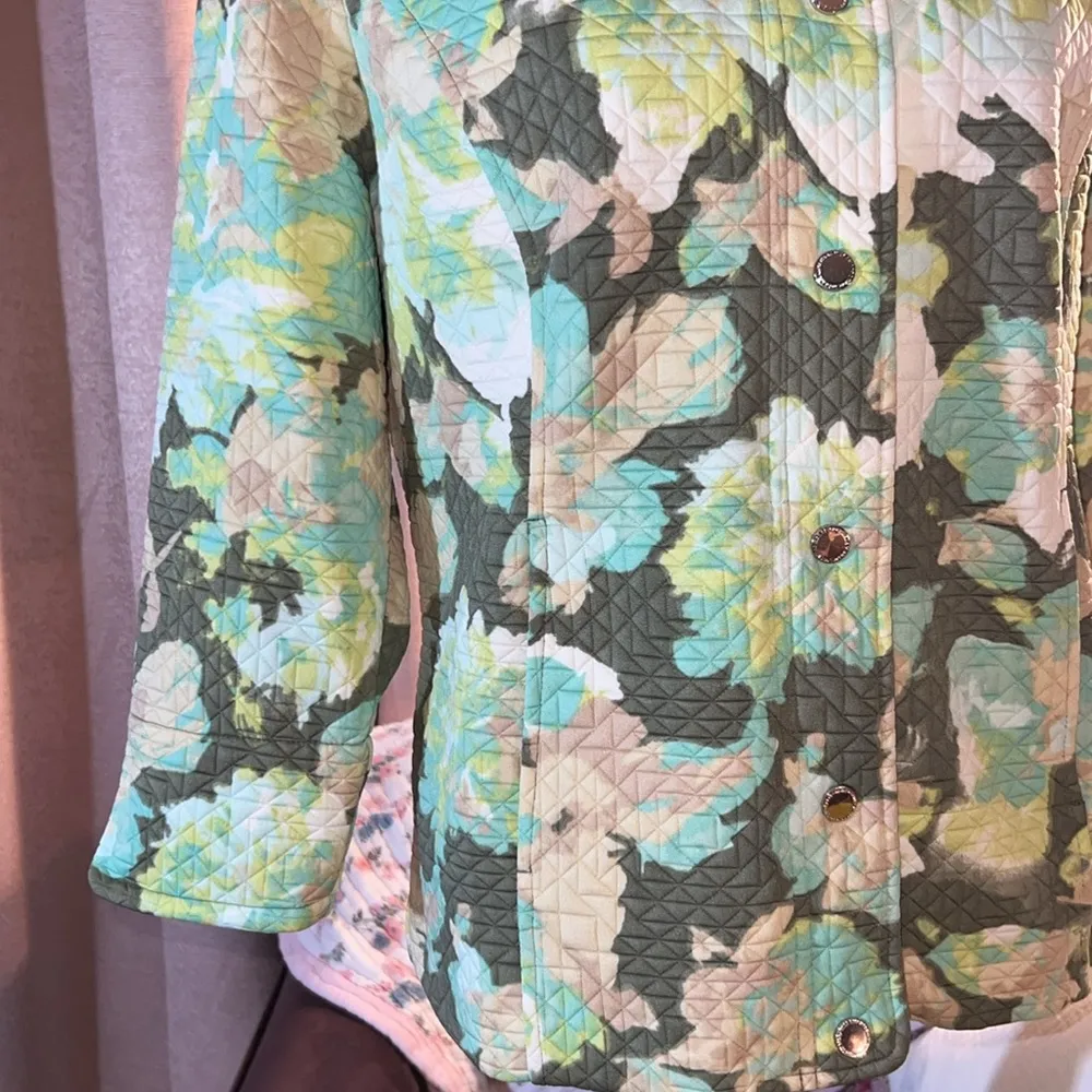 Size M Collarless 3/4 Sleeve Jacket - Image 4