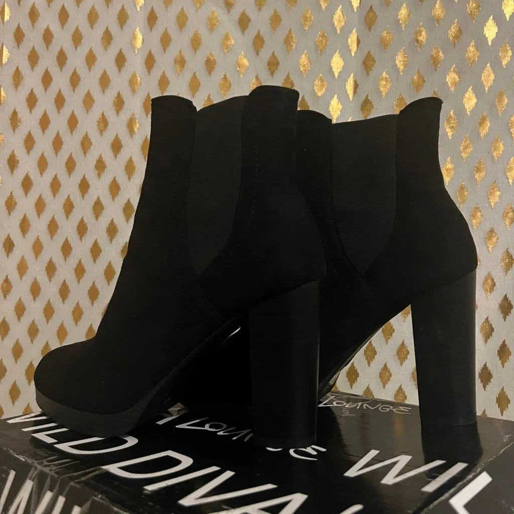 Platform heel boots black size 8.5 - Image 3