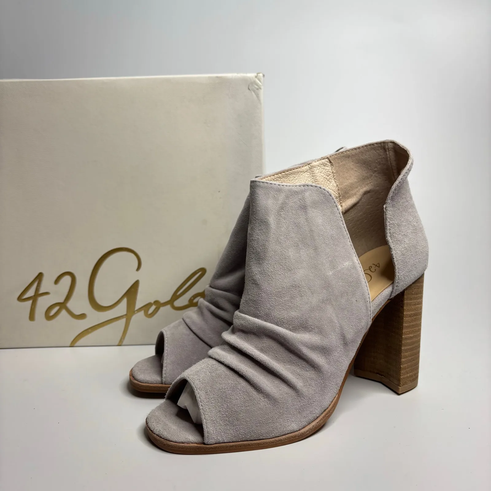 42 Gold Womens Loyalty Peep Toe Bootie in Fog Kid Suede Gray Size 10 - Image 2