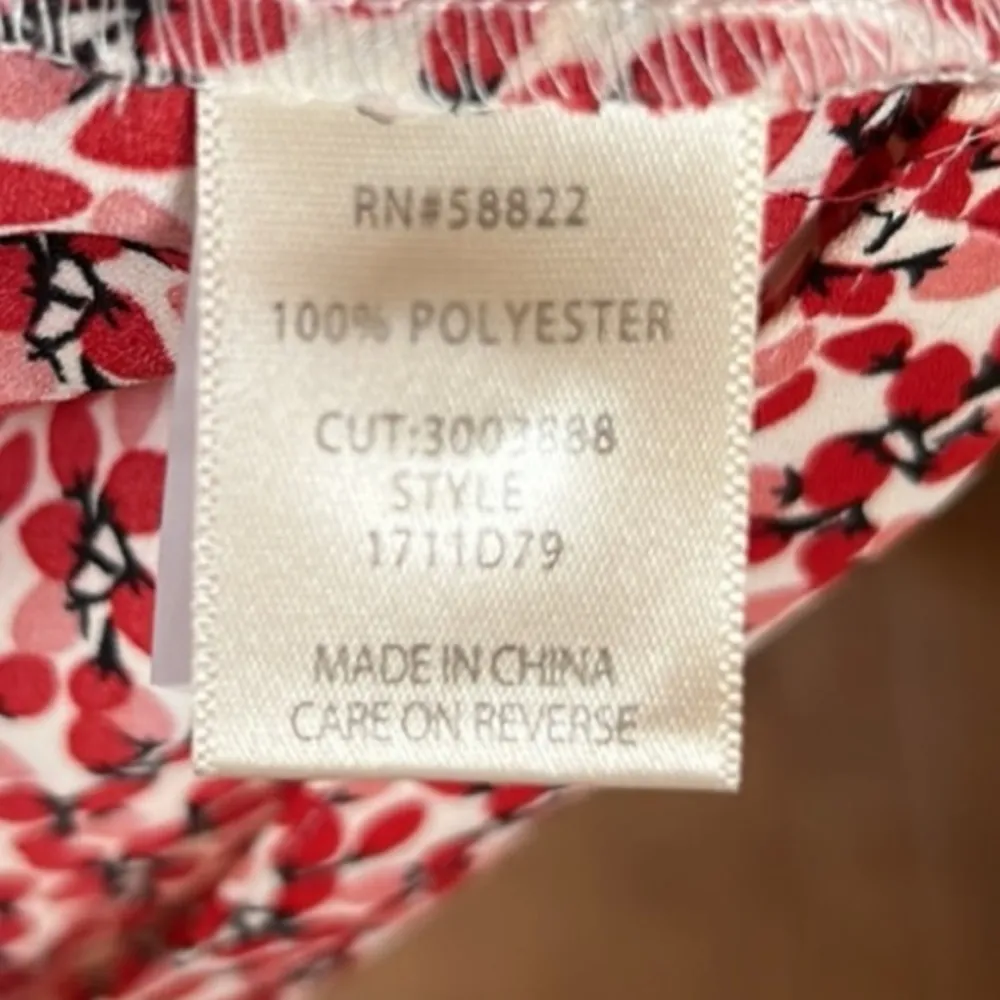 Max Studio White Pink Floral Strawberry Top Blouse Size XS Oversized - Image 6