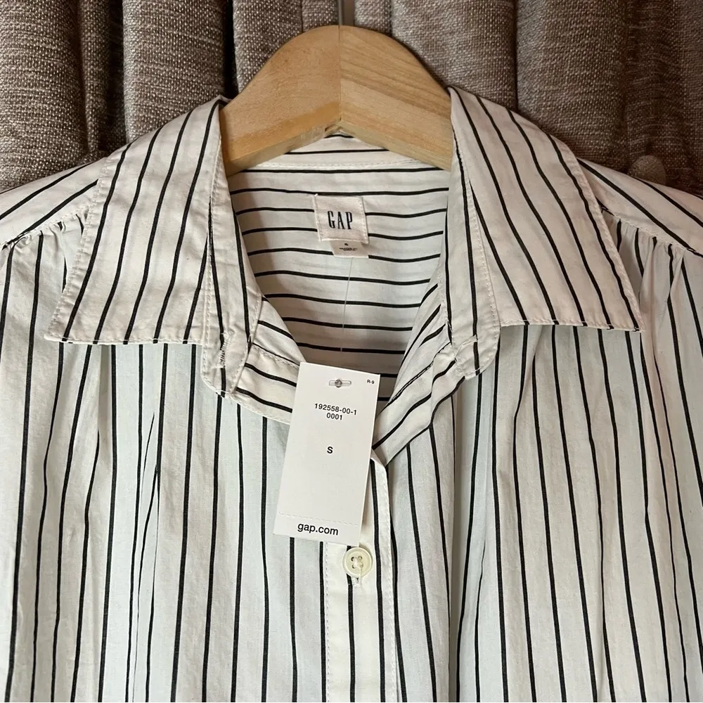 NWT Gap White and Black Striped Collared Button Up Long Sleeve Top Size Small - Image 5