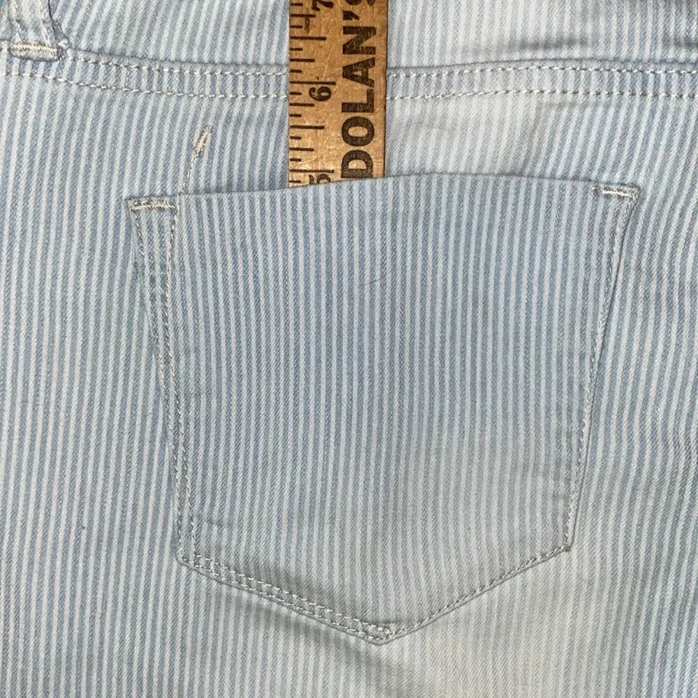 MOSSIMO pinstripe denim mid rise capri jeggings stretchy soft size 10 Blue - Image 12
