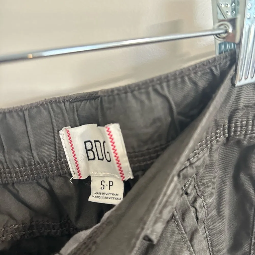 BDG Dark Cargo Pants for women - Image 6