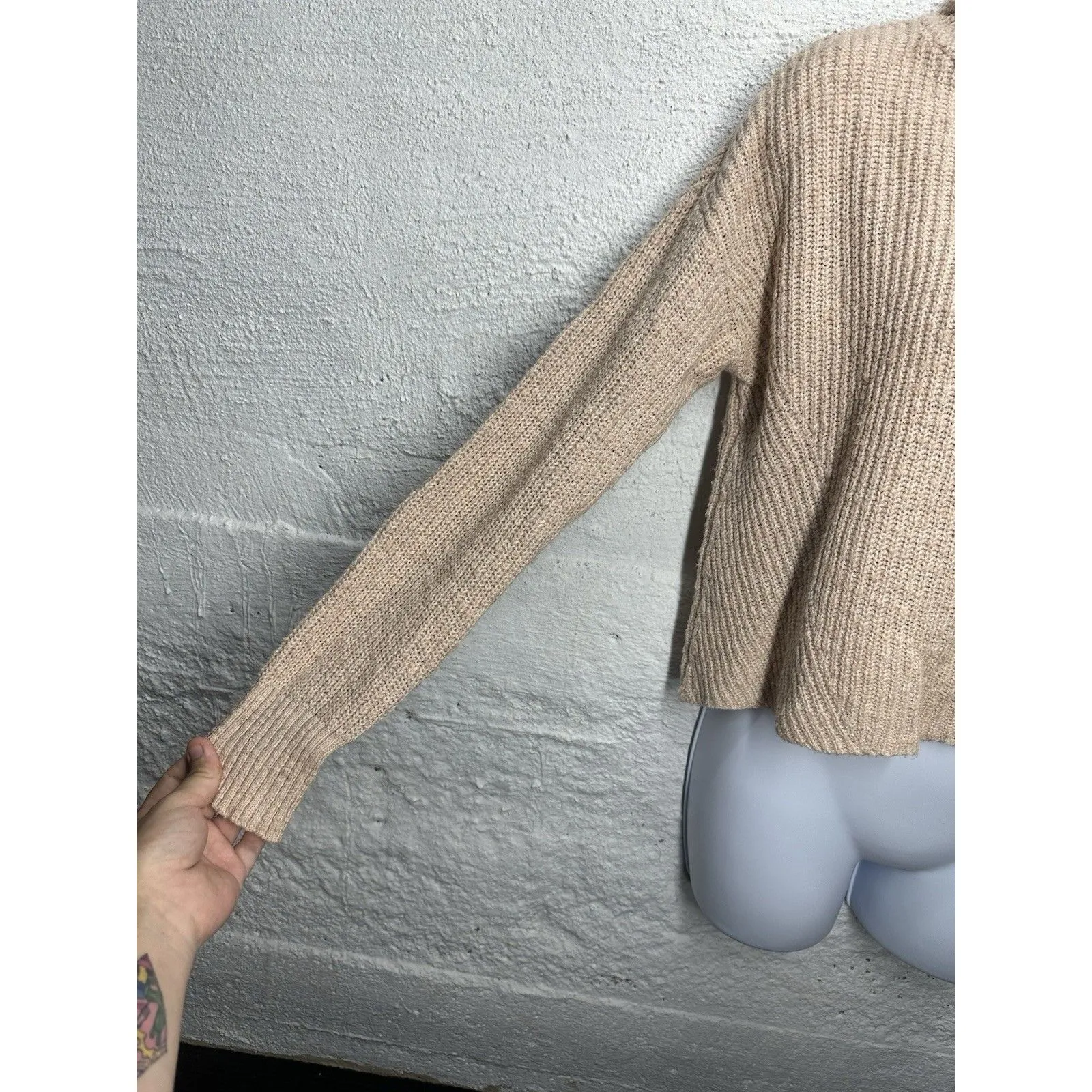 American Eagle Womens Cropped Light Pink Knitted Sweatshirt Size Small - Image 2