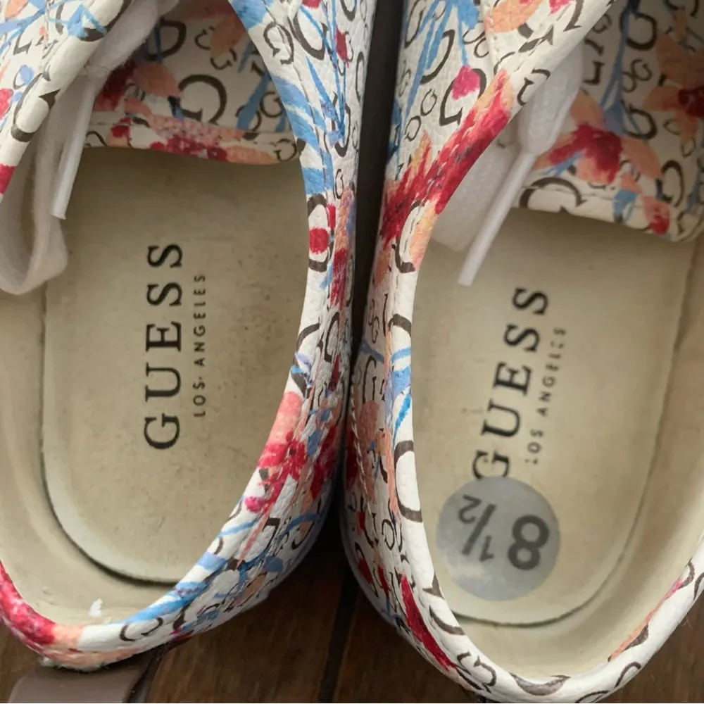 Guess Astray Floral Sneakers Size 8.5 - Image 6