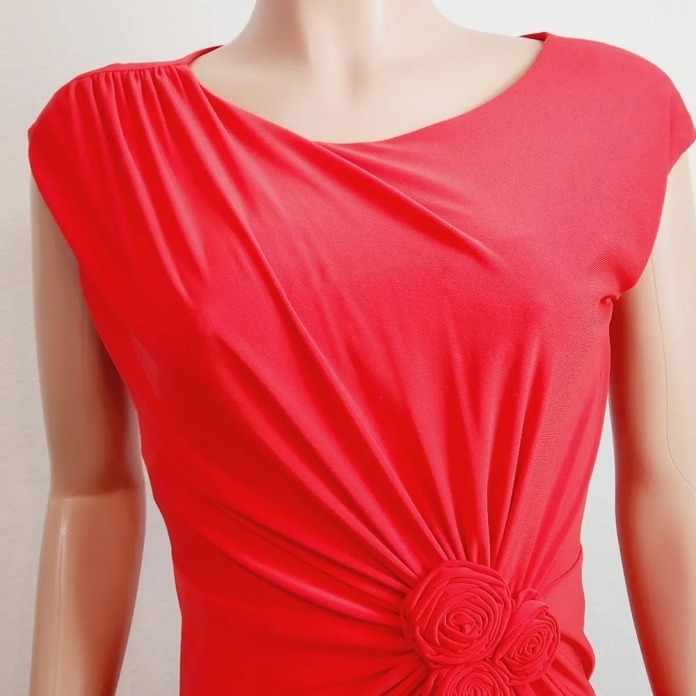 Evan Piccone Black Label Red Side Ruched With Flower Bundle Design Size: 4 - Image 2