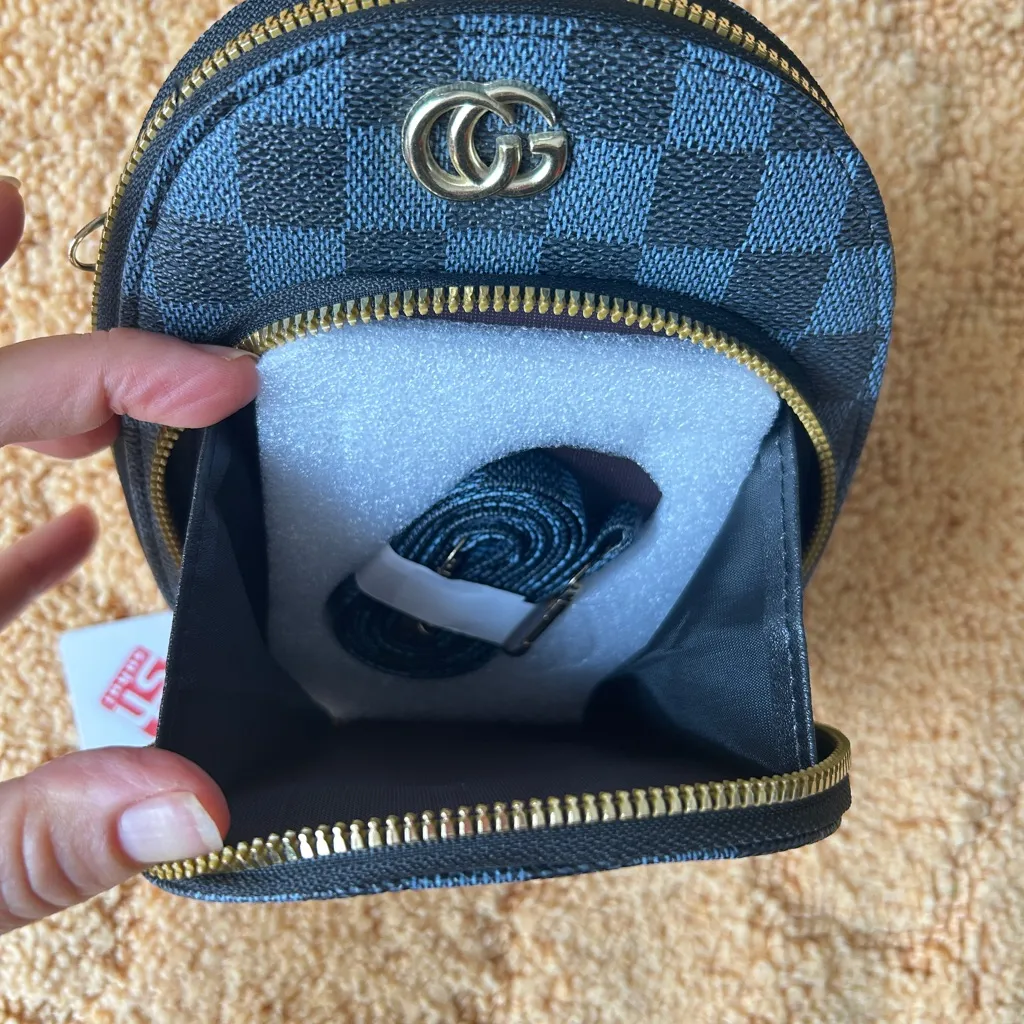 NWT Checkered Blue and Black crossbody bag - Image 5