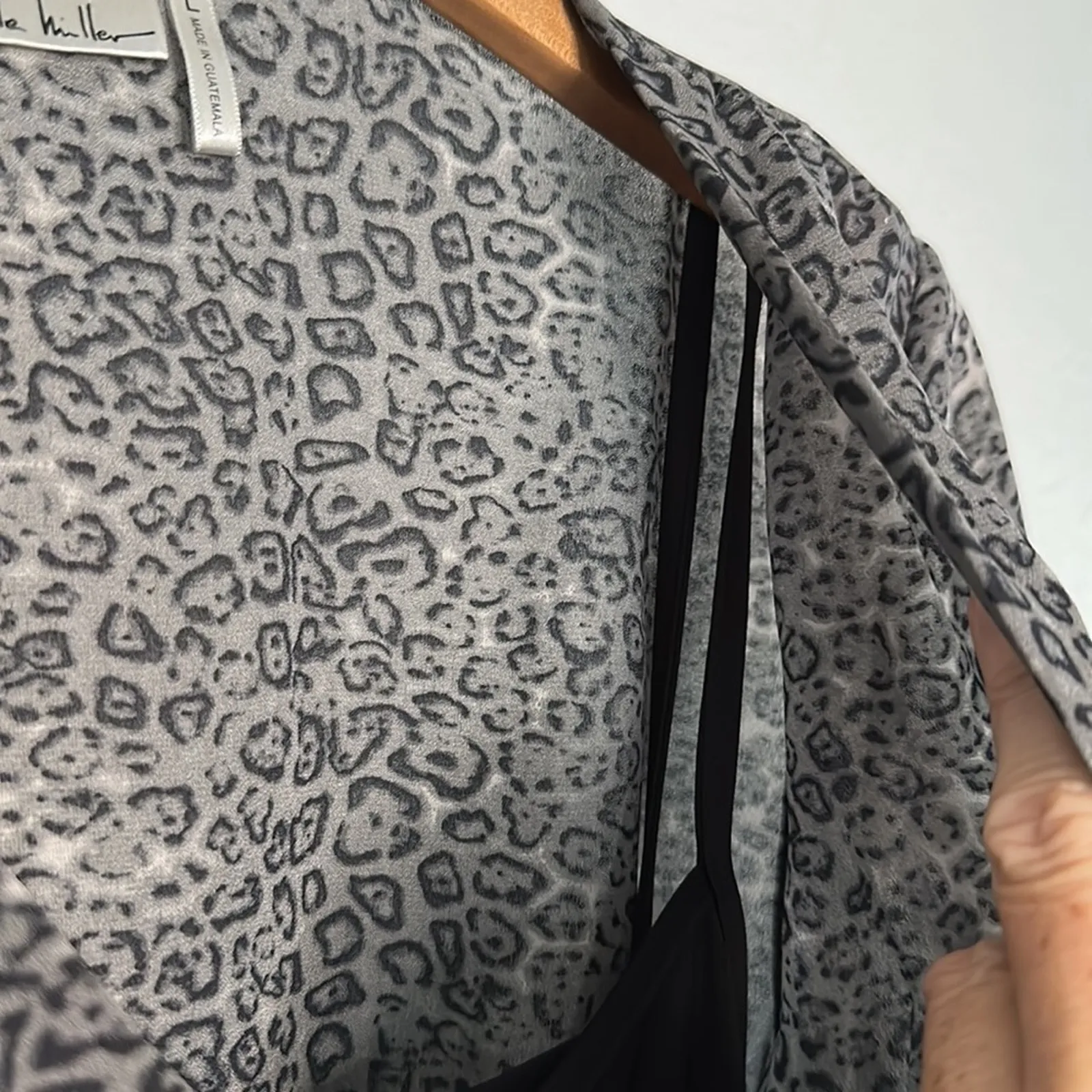 Nicole Miller Gray Black Animal Print Blouse Top Bejeweled 90s Y2K Party Large - Image 5