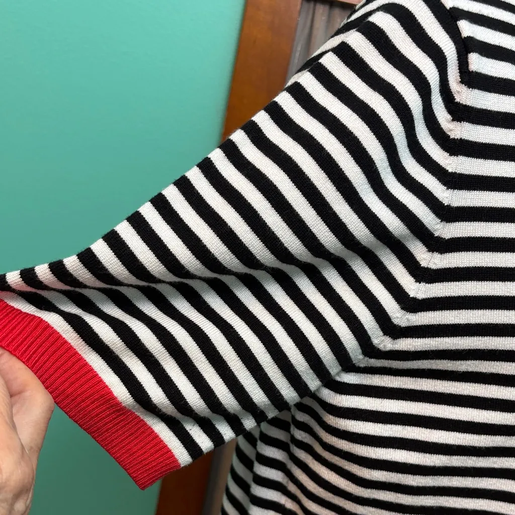 Chic Striped Black and White Tee with Red Accents Size undefined - Image 7